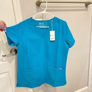Casma 3 Pocket Scrub Top Teal. LIMITED EDITION COLOR